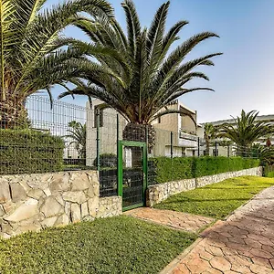 https://apartment-in-las-americas-playa-de-troya.tenerifehoteles.net